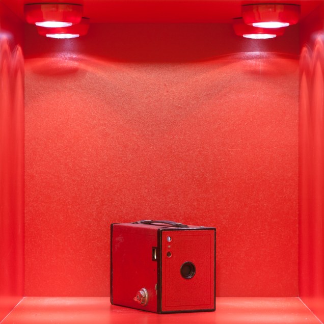 What is that magical red box you are holding? I WANT T BE YOUR FRIEND.