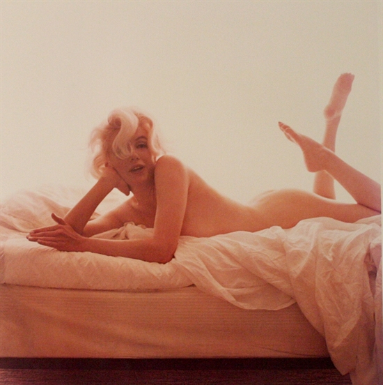 bert-stern-flirtatious-photographs-chromogenic-print-c-print-zoom_550_552