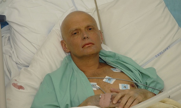 Litvinenko in bed at University College Hospital 2006 (AFP)