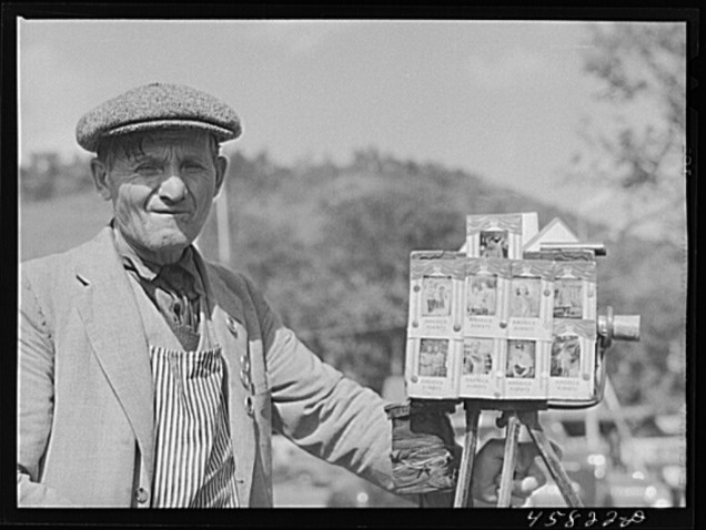 Tintype photographer at the World's Fair at Tunbridge, Vermont. Jack Delano, September 1941. 